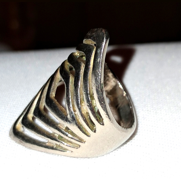 ROMAN STYLE FASHION RING - Picture 4 of 9